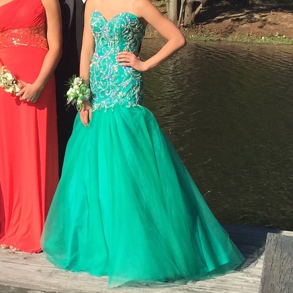 mac duggal emerald green dress